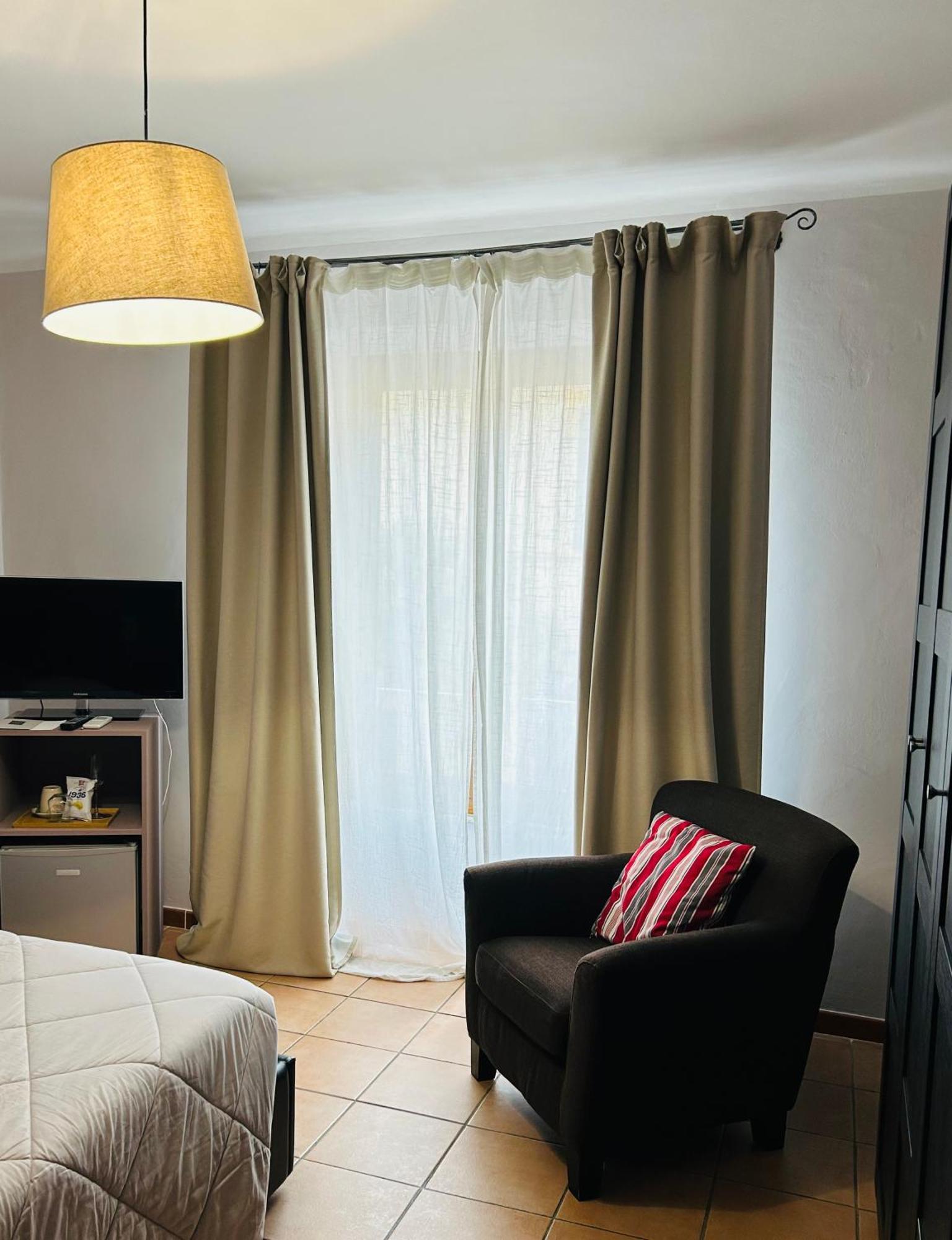 Art Hotel Pietrasanta Pokoj fotografie